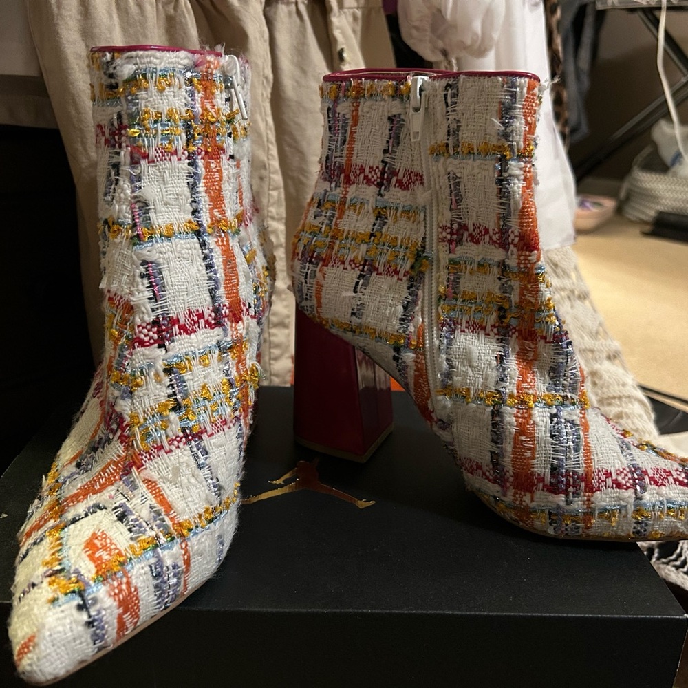 Stylish Tweed Ankle Boots - Multicolor